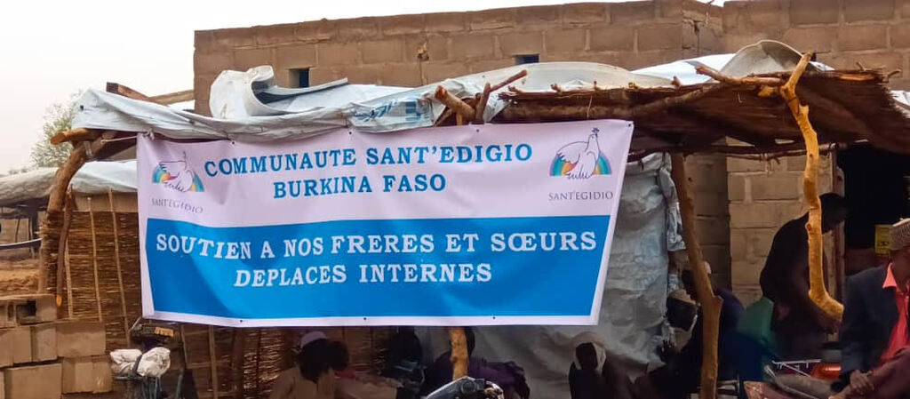 Ajuda comunitária aos deslocados internos na região do Sahel afectados por ataques armados